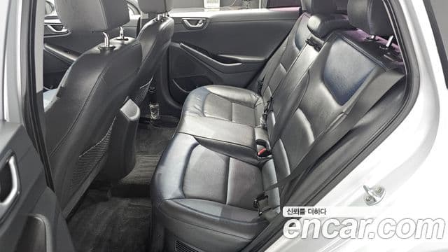 Hyundai Ioniq гибрид, 2017 13