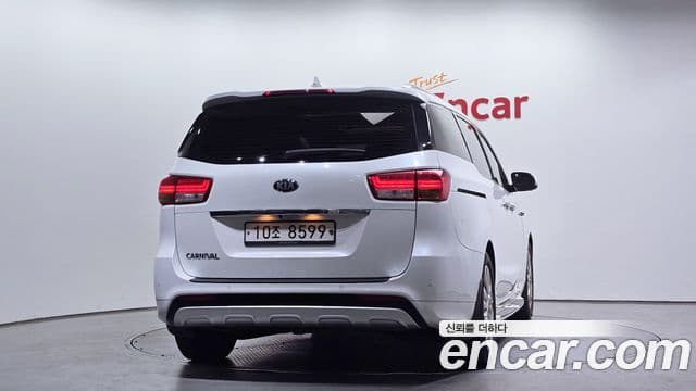 Kia All New Carnival Noblesse, 2017 4