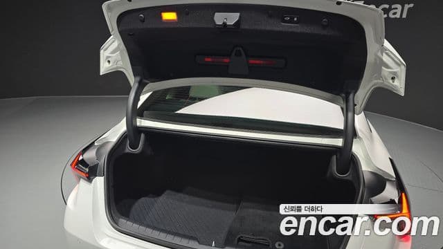 Kia The / новый New K8 гибрид Noblesse, 2025 20