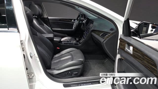 Hyundai LF Sonata Special, 2016 10