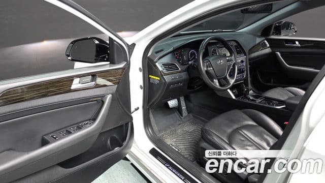 Hyundai LF Sonata Special, 2016 11