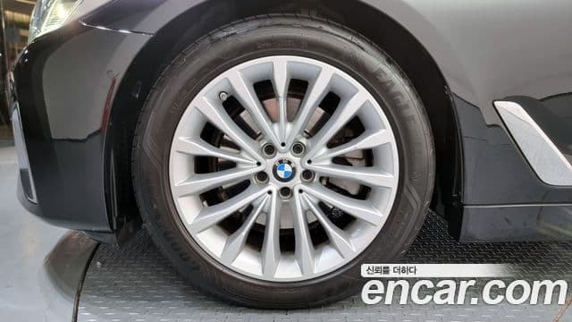 BMW 5시리즈 (G30) Luxury, 2023 все фото