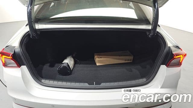 Kia K5 3세대 Signature, 2022 21