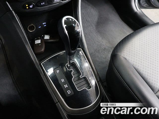 Hyundai Accent(новый кузов / новое поколение) Premium, 2016 9