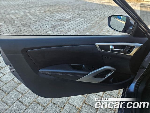 Hyundai Veloster Unique, 2013 9