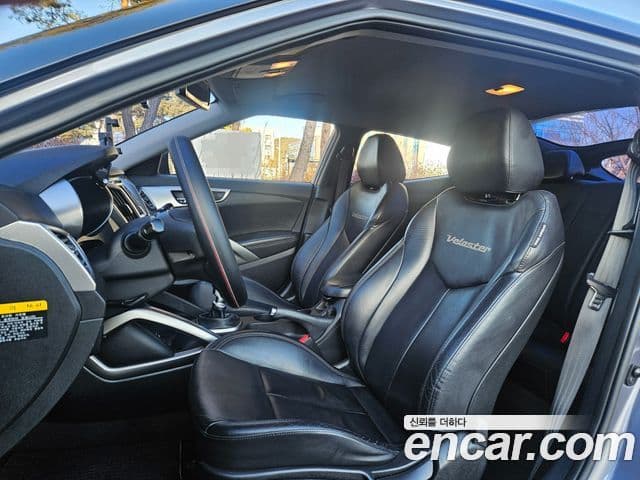 Hyundai Veloster Unique, 2013 10