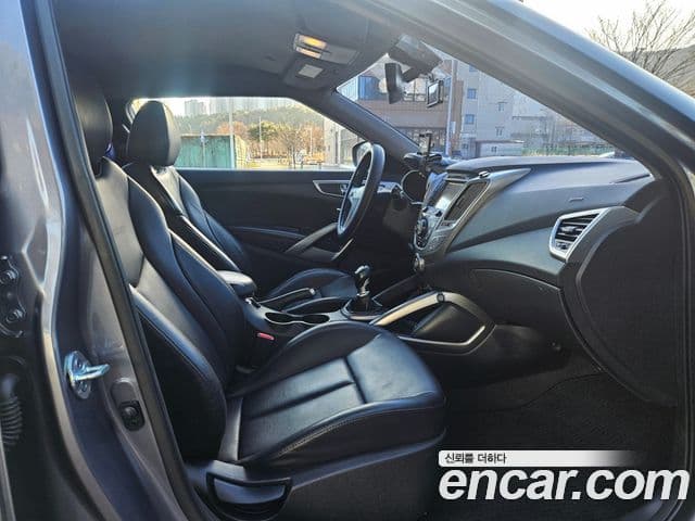 Hyundai Veloster Unique, 2013 11