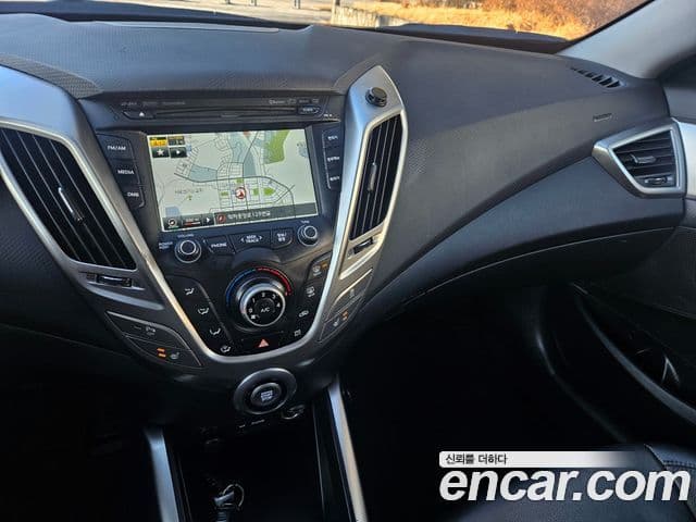 Hyundai Veloster Unique, 2013 16