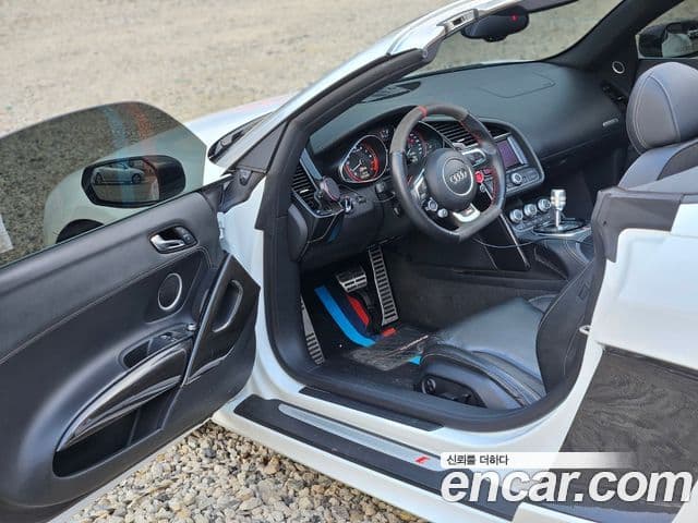 Audi R8 5.2 V10 Spyder, 2015 8