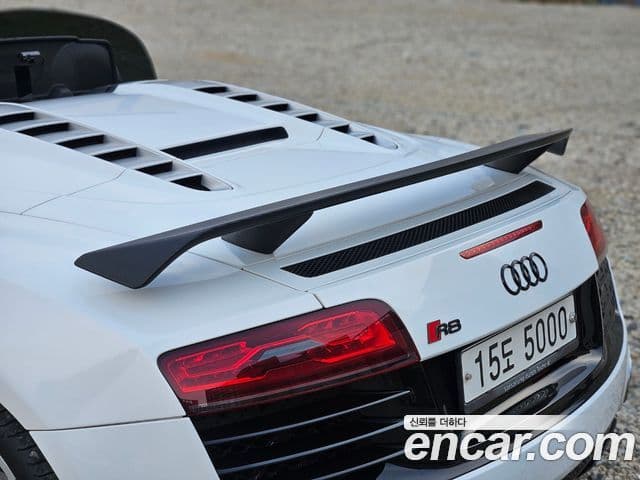 Audi R8 5.2 V10 Spyder, 2015 11
