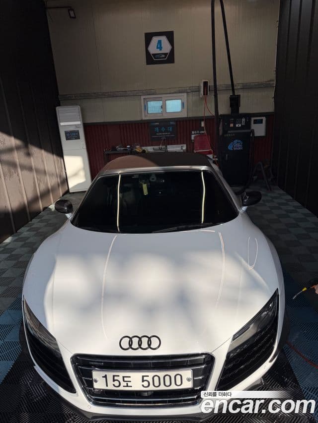 Audi R8 5.2 V10 Spyder, 2015 13