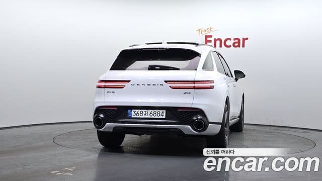 Genesis GV70, 2021 4