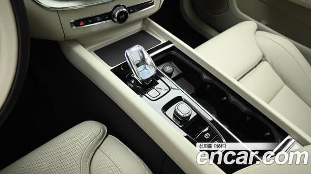 Volvo XC60 2세대 B5 Ultra Bright Air подвеска, 2026 9