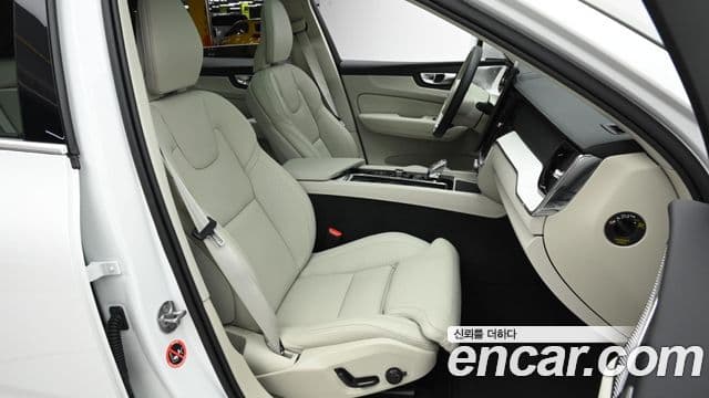 Volvo XC60 2세대 B5 Ultra Bright Air подвеска, 2026 10