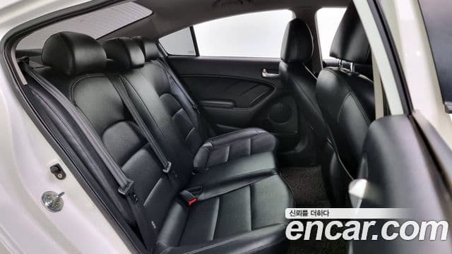 Kia K3 Deluxe, 2015 12