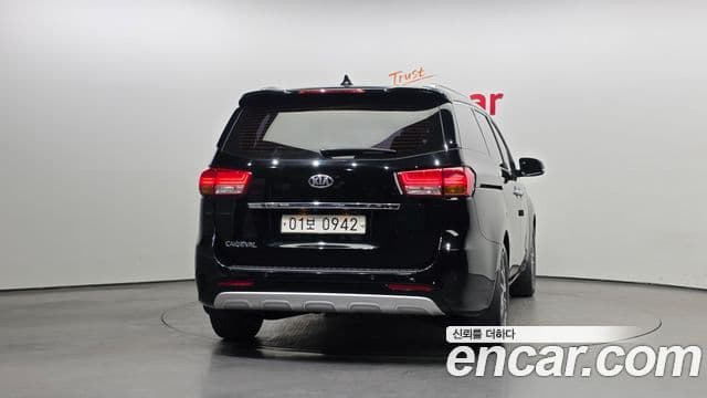 Kia All New Carnival Luxury, 2016 4