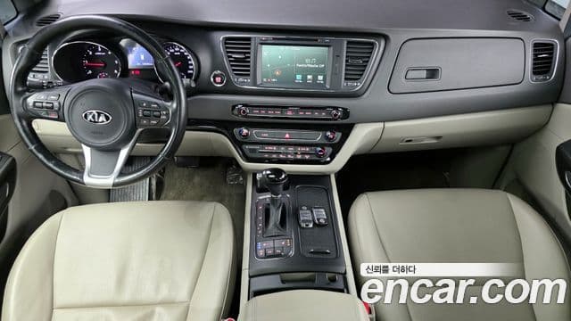 Kia All New Carnival Luxury, 2016 7
