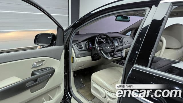 Kia All New Carnival Luxury, 2016 10