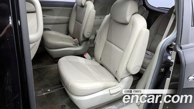 Kia All New Carnival Luxury, 2016 11