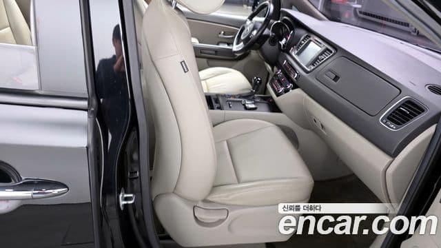 Kia All New Carnival Luxury, 2016 12