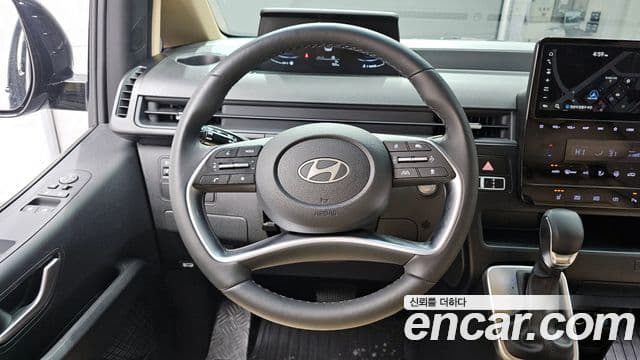 Hyundai Staria Modern, 2025 13