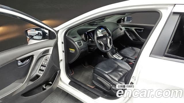 Hyundai Avante MD Premier, 2011 11