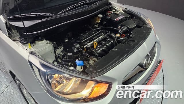 Hyundai Accent(новый кузов / новое поколение) Premier, 2011 6