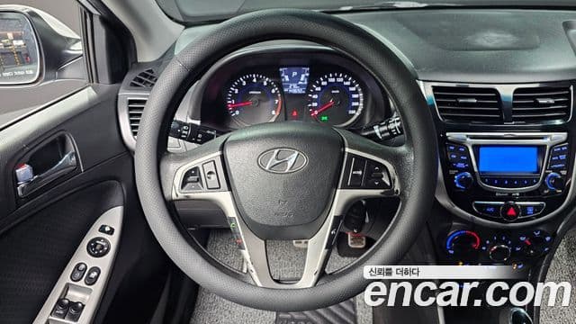 Hyundai Accent(новый кузов / новое поколение) Premier, 2011 13