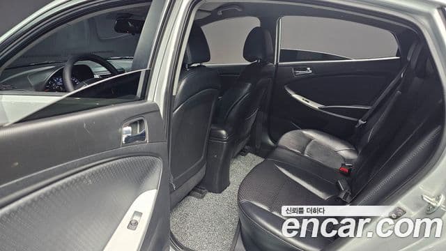 Hyundai Accent(новый кузов / новое поколение) Premier, 2011 18