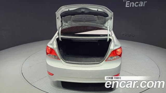 Hyundai Accent(новый кузов / новое поколение) Premier, 2011 20