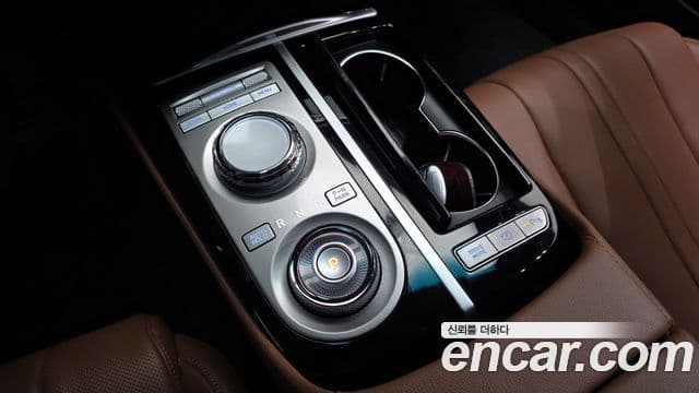 Genesis G80 (RG3) бензин 2.5 турбо 2WD, 2024 9