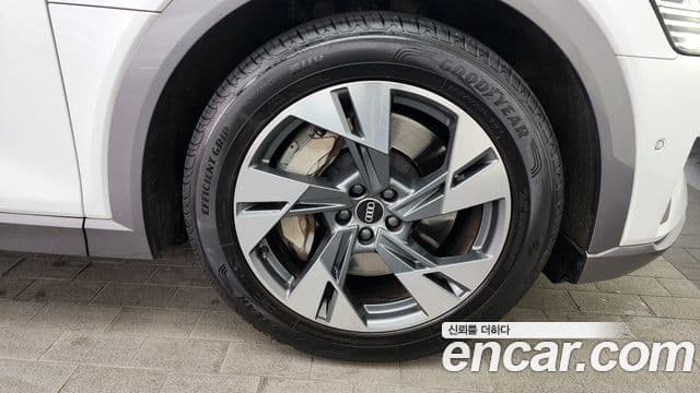 Audi e-Tron 50 Quattro Sportback, 2021 все фото