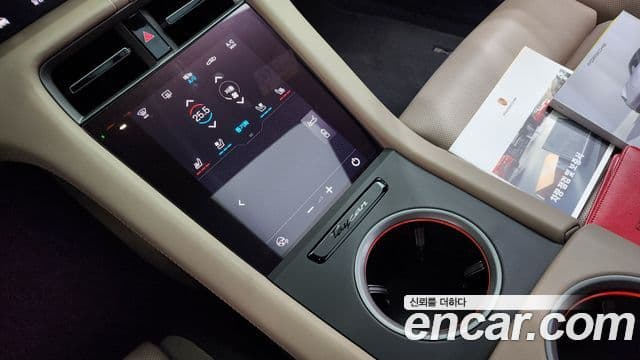 Porsche 타이칸 4S, 2025 9