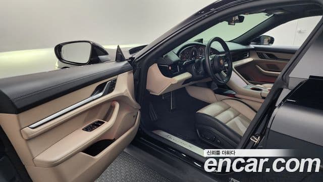 Porsche 타이칸 4S, 2025 10