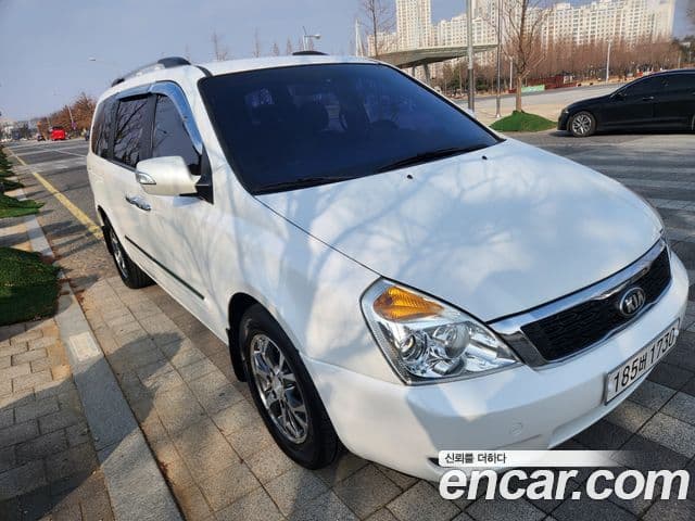 Kia Carnival R Premium, 2014 1