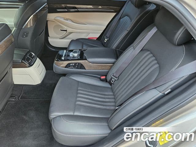 Genesis G90 Premium Luxury, 2019 15