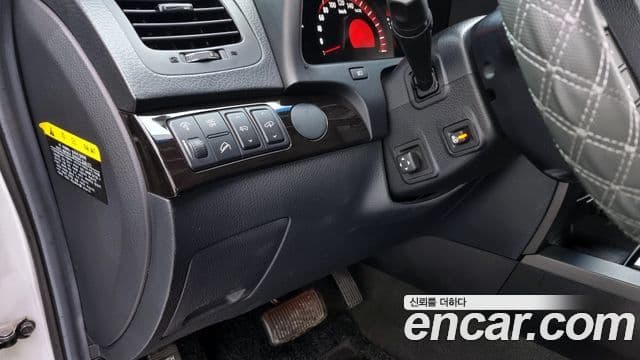 Kia Mohave 2WD KV300, 2012 17