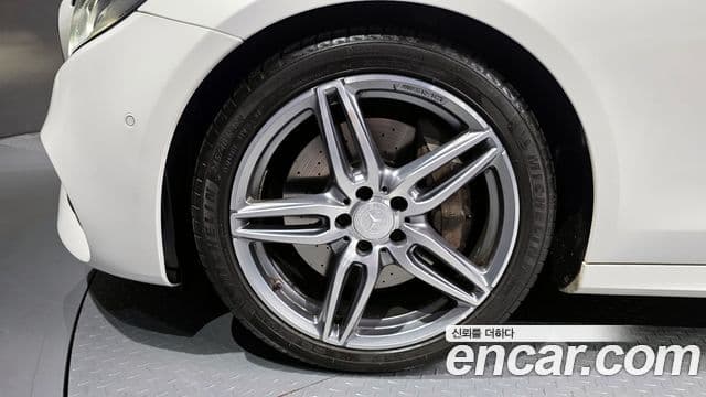 Mercedes-Benz E-класс W213 AMG Line, 2019 все фото