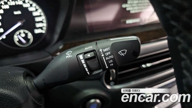 Genesis G90 Premium Luxury, 2020 15