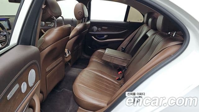 Mercedes-Benz E-класс W213 Exclusive, 2020 11