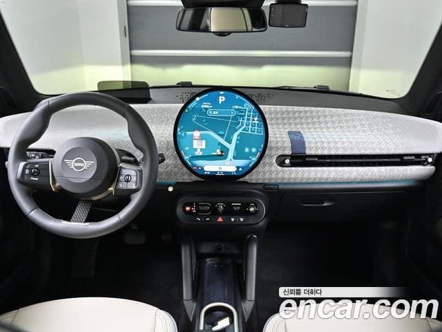 Mini Cooper Электрический (Electric) 4세대 SE favored, 2024 7