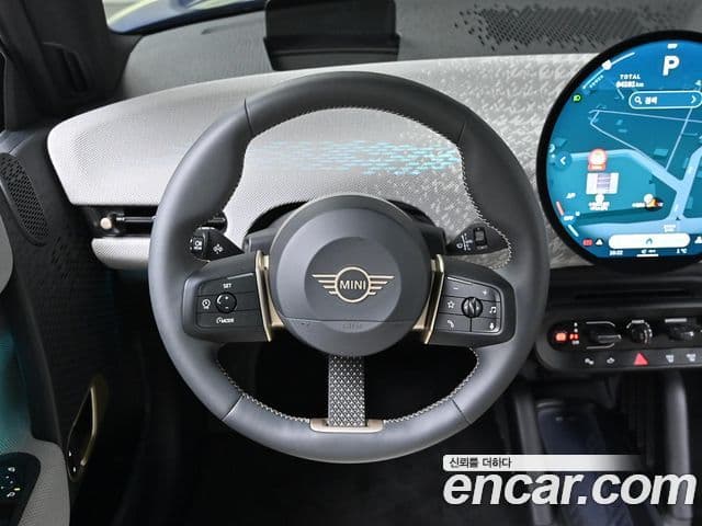 Mini Cooper Электрический (Electric) 4세대 SE favored, 2024 13