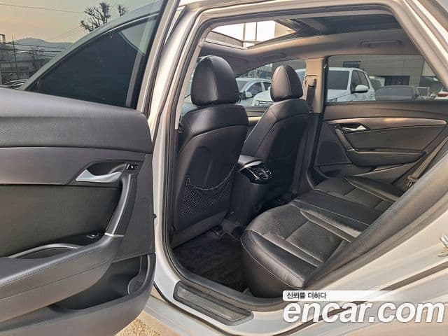 Hyundai i40 Modern, 2012 9