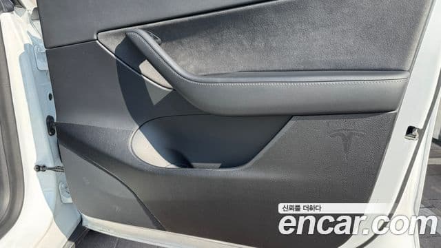 Tesla модель Y Long Range, 2022 14