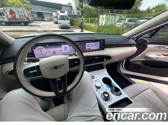 Genesis GV70, 2025 3