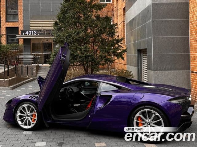 맥라렌 아투라 3.0 купе, 2024 2