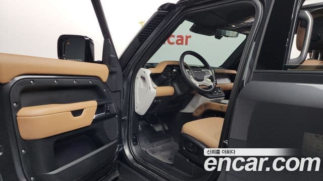Land Rover Defender (L663) 110 P300 X-Dynamic SE, 2025 10
