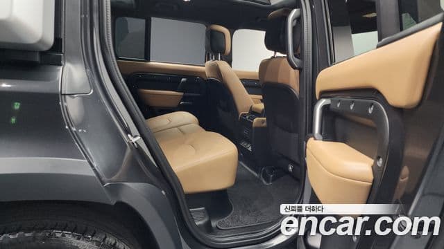 Land Rover Defender (L663) 110 P300 X-Dynamic SE, 2025 12