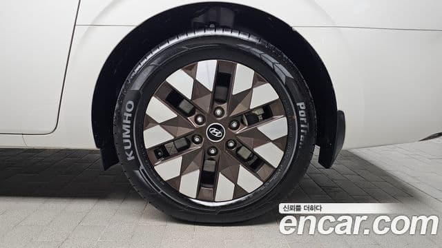 Hyundai Staria Inspiration, 2022 все фото