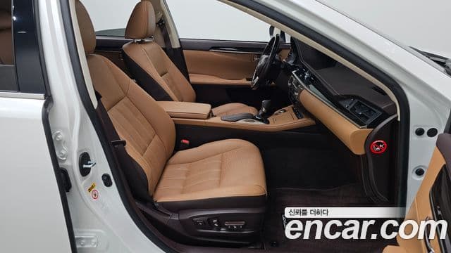 Lexus New ES300h XV60, 2018 11